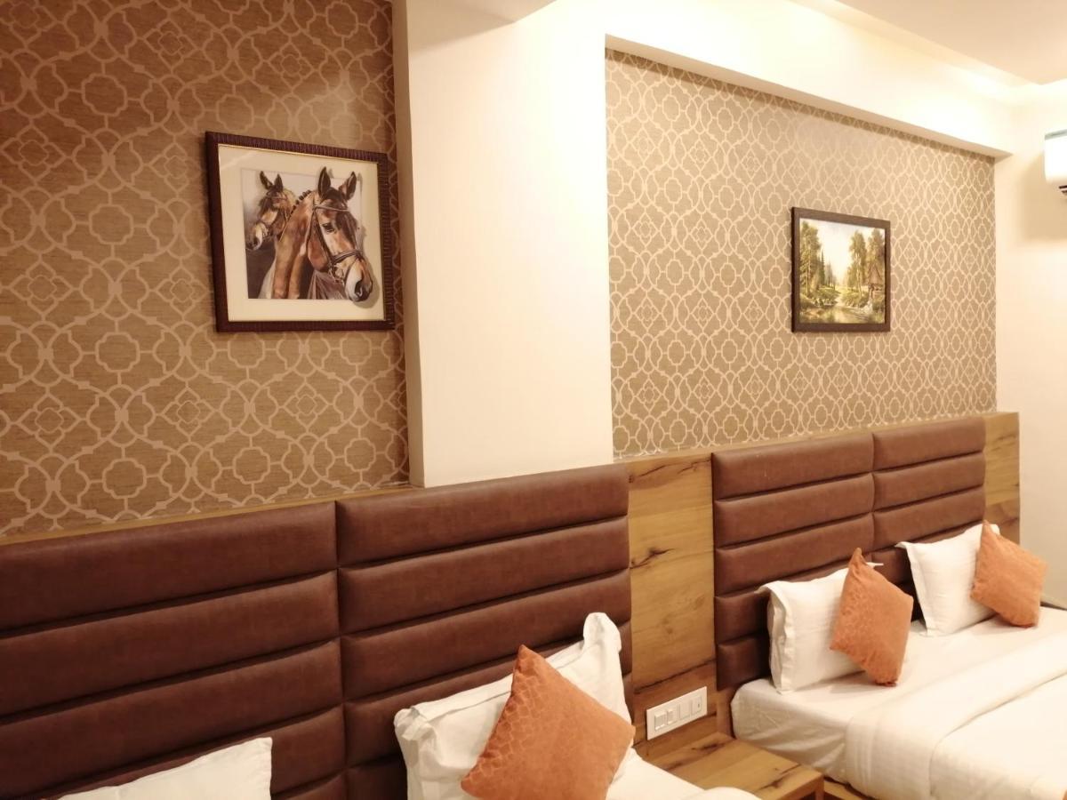 Hotel Golden City Vadodara Exterior photo