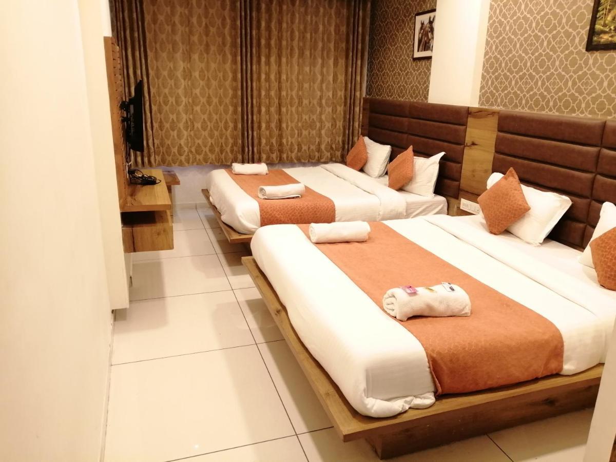 Hotel Golden City Vadodara Exterior photo