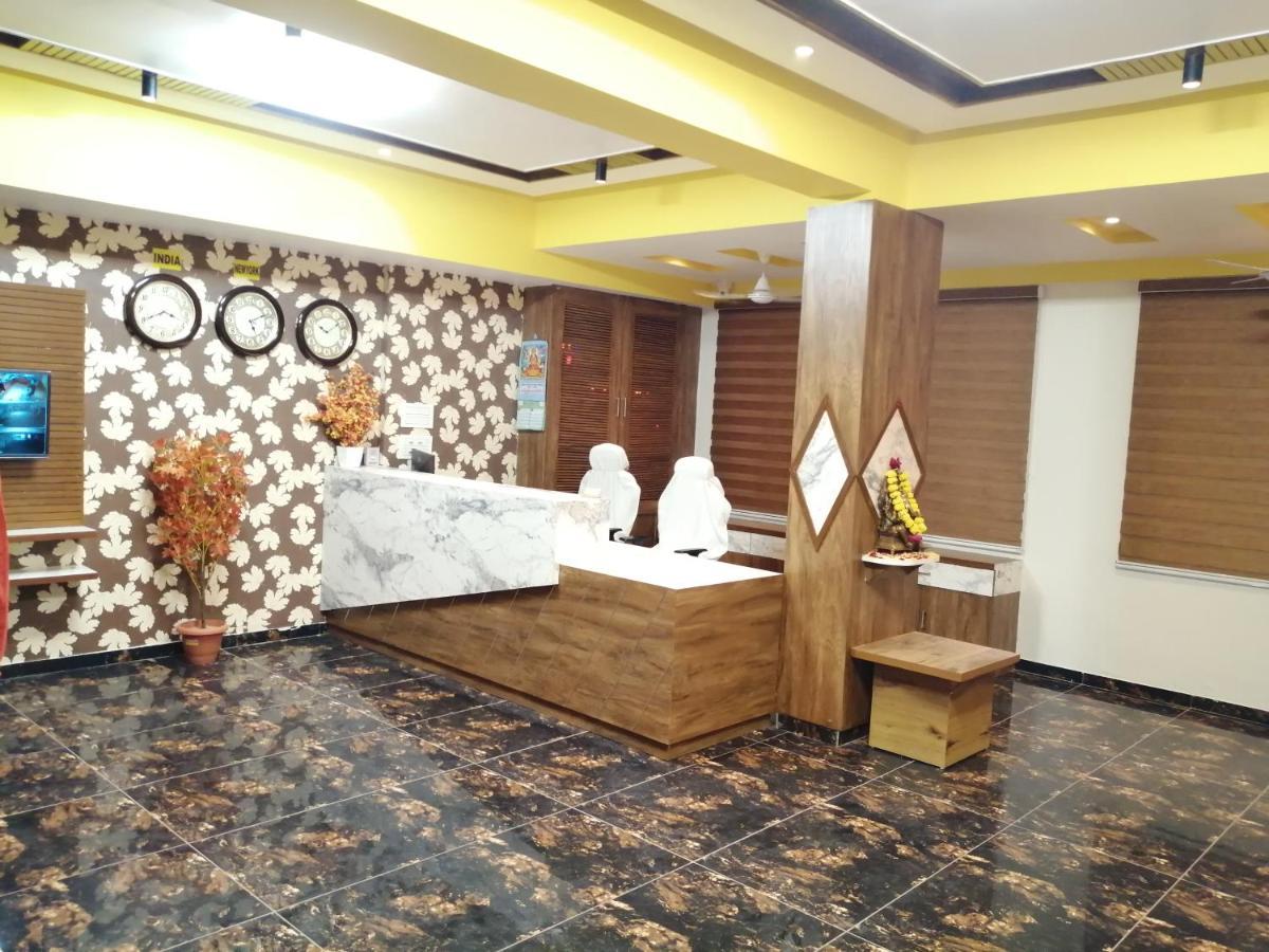 Hotel Golden City Vadodara Exterior photo